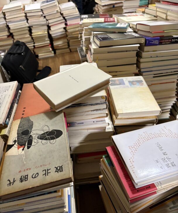 森北町で人文科学の専門書