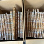 京都市北区で買取した書道の法帖。二玄社『原色法帖選』の書譜・蘭亭叙・九成宮醴泉銘などが段ボールにびっしり並んでいる様子