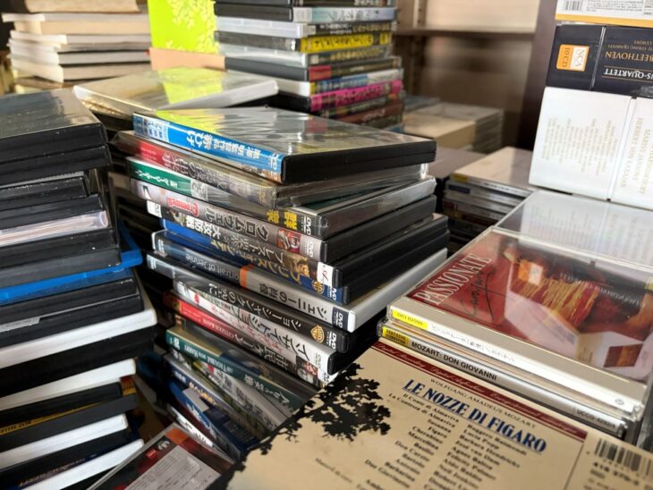 神戸市灘区で出張買取したクラシックCDとオペラDVD。ゲヴァントハウス弦楽四重奏団のベートーヴェン10CDセット、モーツァルト ドン・ジョヴァンニのオペラCDなど